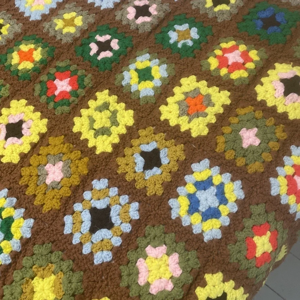 Vintage Handmade CROCHETED BLANKET AFGHAN LARGE BOHO GRANNY Squares 81